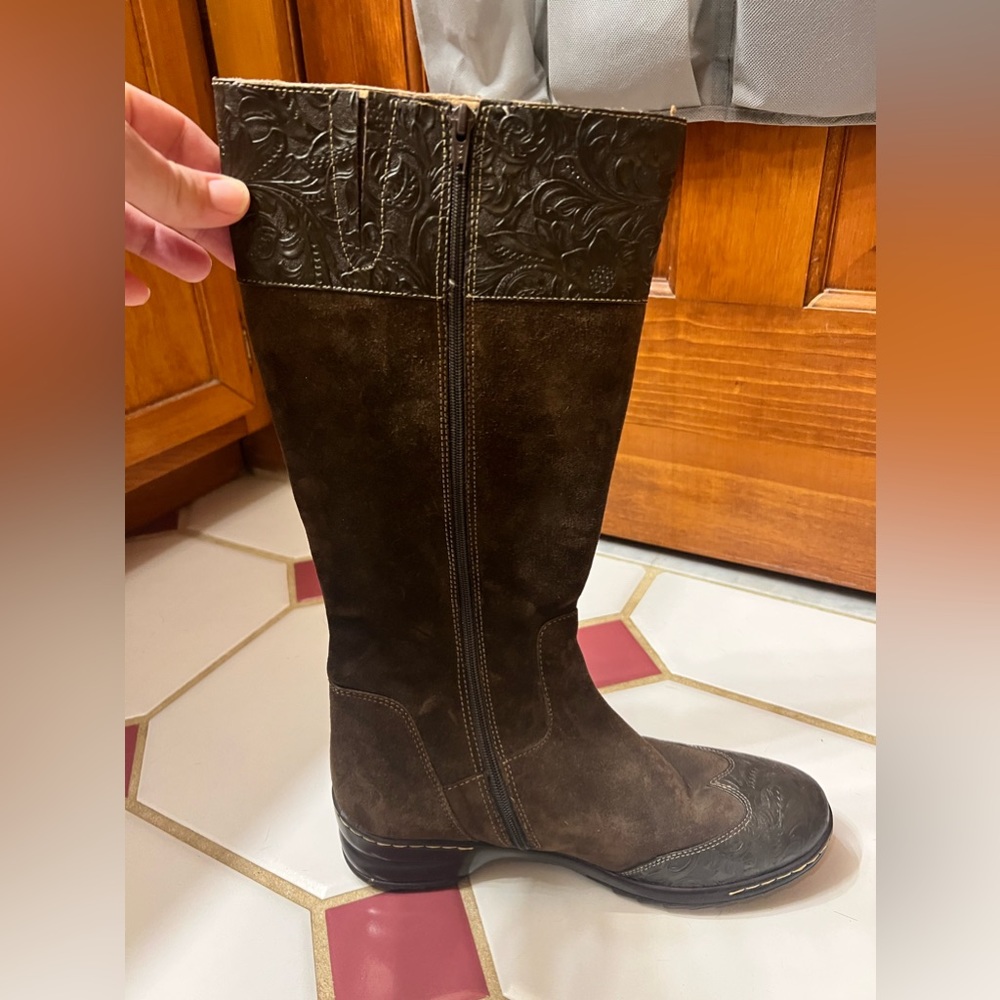 Sofft detailed boots Size 8